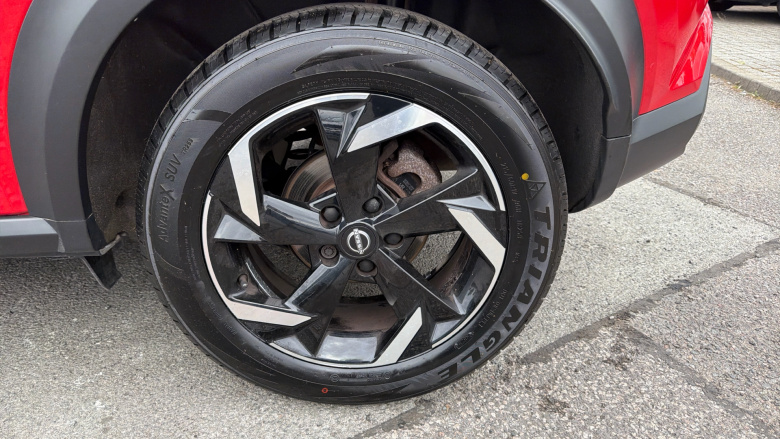 Nissan Juke 1.0 DiG-T 114 N-Connecta 5dr Petrol Hatchback